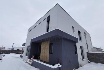 Duplex cu 4 camere în Moșnița Nouă
