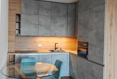 Apartament cu 3 camere semidecomandat, mobilat în Băneasa