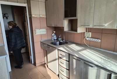 Apartament  de vanzare 3 camere Berceni - 2