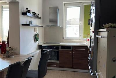 Apartament cu 3 camere in Decebal - 2