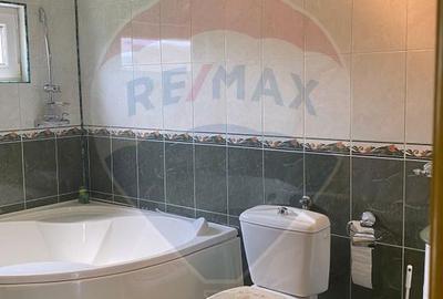 Casă / Vilă cu 5 camere de vânzare în zona Central - 49