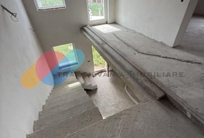 Casă individuală cu 4 camere în Chinteni