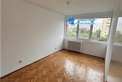 Apartament cu 2 camere semidecomandat în P-ța Muncii