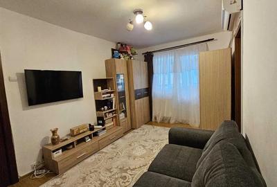 Apartament cu 3 camere nedecomandat, mobilat în Alexandru cel Bun