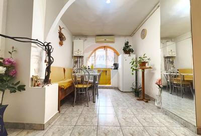 Apartament cu 3 camere, decomandat, pe strada Orsova - confort, eficie - 1