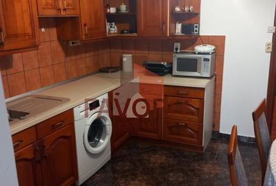 3 camere | decomandat | centrala proprie | boxa | zona excelenta | 2 bai | - 3