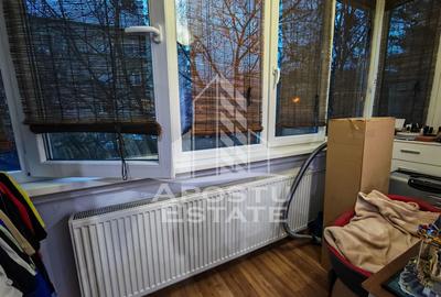 Apartament de vanzare cu 3 camere, 2 bai, etajul 2, zona Lipovei - 3