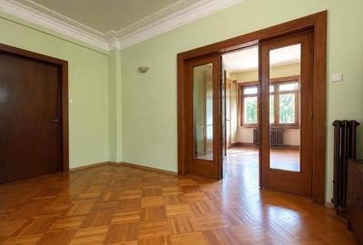 Apartament Romana, Caderea Bastiliei - 1