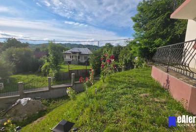 Vând casă de vacanță Bezdead, vedere la vale, acces Munții Bucegi - 16