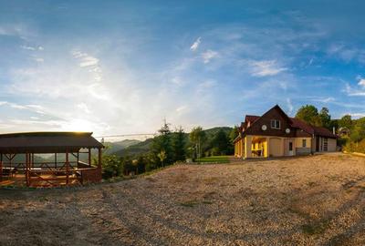 Complex turistic în Munții Apuseni–3 clădiri(cabane), 10 camere, teren 3740 mp - 5