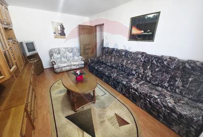 Apartament cu 2 camere decomandat, mobilat în Central