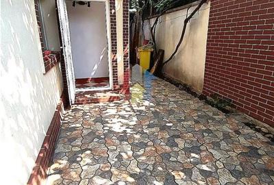 Casă individuală cu 5 camere în Central