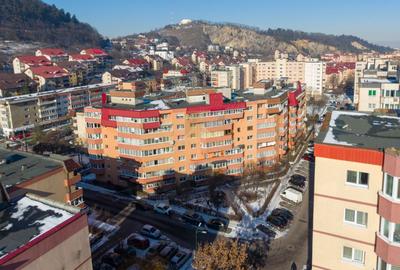 Apartament 3 camere, vedere superbă, Răcădău, str. Carpenului - 16