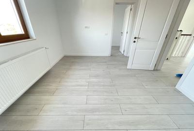 Duplex despartit prin spatiu tehnic - 1