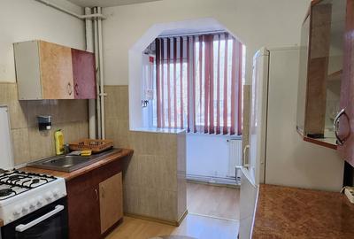 Apartament cu 2 camere in zona Grivitei, etaj 1, 2 balcoane, beci! - 1