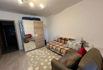 Garsoniera,Titan,Piata Minis,bl.1978,reabilitat,et.2/10,Amenajata,mobilata,Liber - 1