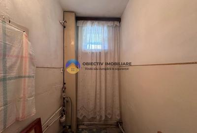Apartament 3 camere de vânzare - Zona Centrală / 2 băi - 18