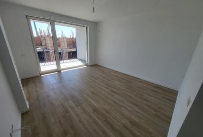 Apartament cu 2 camere decomandat în Girocului