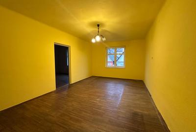 Apartament 3 camere - 95 mp - etaj 1 - zona Centrala - 9 Mai - 2