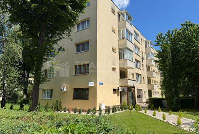Apartament 3 camere, etaj intermediar - Bulevardul Saturn - 18