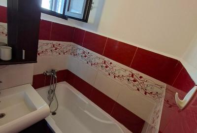 Particular inchiriez 3 camere Metrou Obor - 7