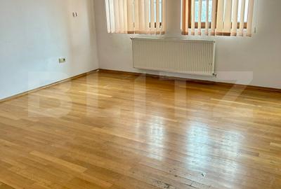 Apartament cu 4 camere decomandat în Calea Turzii