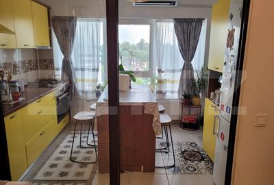 Apartament cu 3 camere decomandat, mobilat în Păcurari
