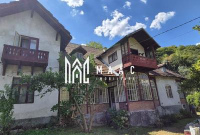 Casă individuală cu 12 camere în Central