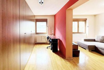Apartament cu 4 camere semidecomandat, mobilat în Medicină