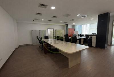 Spațiu comercial, de 660.00 mp, în Central