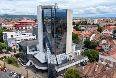 Birou, de 1,500.00 mp, în Central