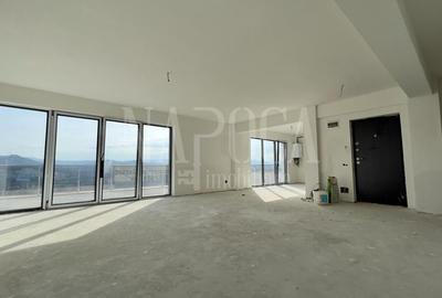 Apartament cu 4 camere semidecomandat în Florești