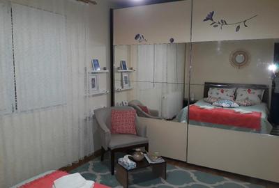 Apartament cu 2 camere decomandat în Podu Roș