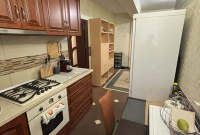 Apartament cu 3 camere, etaj 1/4, zona Cug - 8