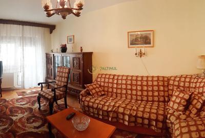Apartament cu 3 camere decomandat, mobilat în Central