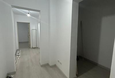 Apartament 3 camere - Zona Sud - etaj 2- 70mp - 68000 euro negociabil - 2