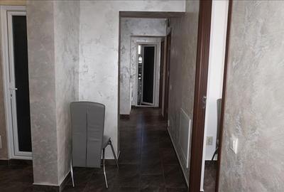 Apartament decomandat cu 3 camere la Ciuperca - 3