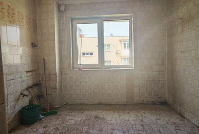 Oportunitate de renovare! 2 camere, 53 mp, etaj 3/4, loc de parcare - 12