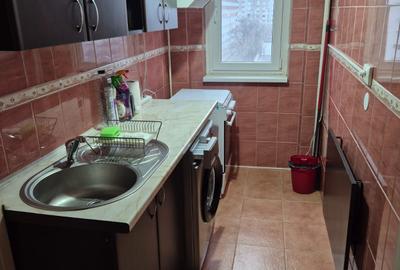 Apartament cu 2 camere decomandat în Drumul Taberei