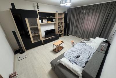 Apartament cu 3 camere decomandat, mobilat în Poarta 6