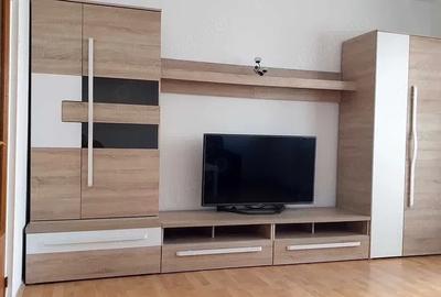 Apartament cu 3 camere decomandat, mobilat în Victoriei