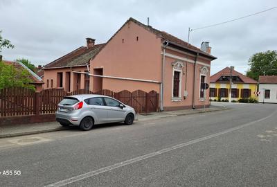 Casa de vanzare  - Ilia, str. Traian , nr. 2 - 2