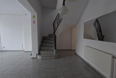 Imobil Central 355 mp | D+P+1+M | Consolidat & Renovant | 9 Camere - 10