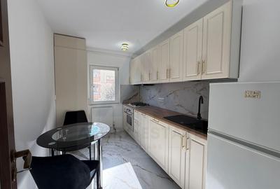 Apartament cu 4 camere decomandat în Valea Aurie