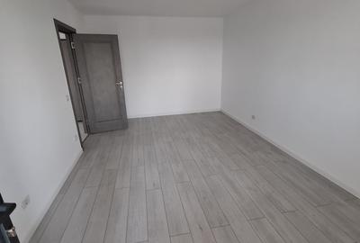 Tomis Nord (Ciresica)- 2 camere decomandate,  totul nou - 115.000euro - 8