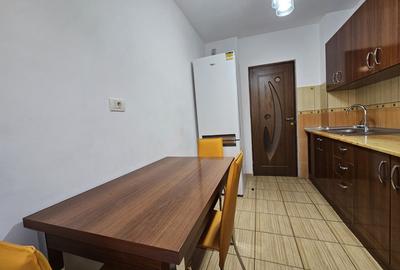 Apartament cu 2 camere decomandat, mobilat în Basarabia