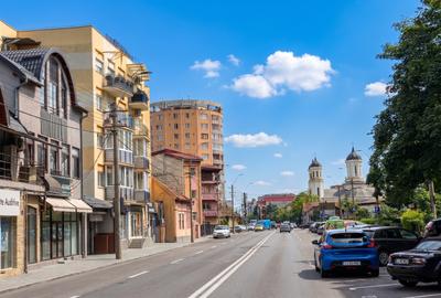 Apartament cu 2 camere semidecomandat, mobilat în Mărăști