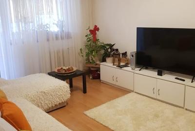 Apartament cu 4 camere decomandat în Colentina