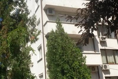 Apartament cu 3 camere semidecomandat, mobilat în Dorobanți