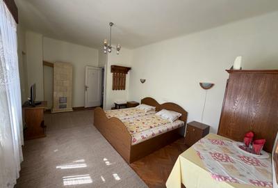 Vilă istorică de vânzare  Castel Aura Buzescu Bușteni  str. Victoriei nr. 11 - 36